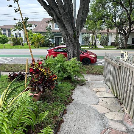 Mermaid'S Cottage West Palm Beach Exterior photo