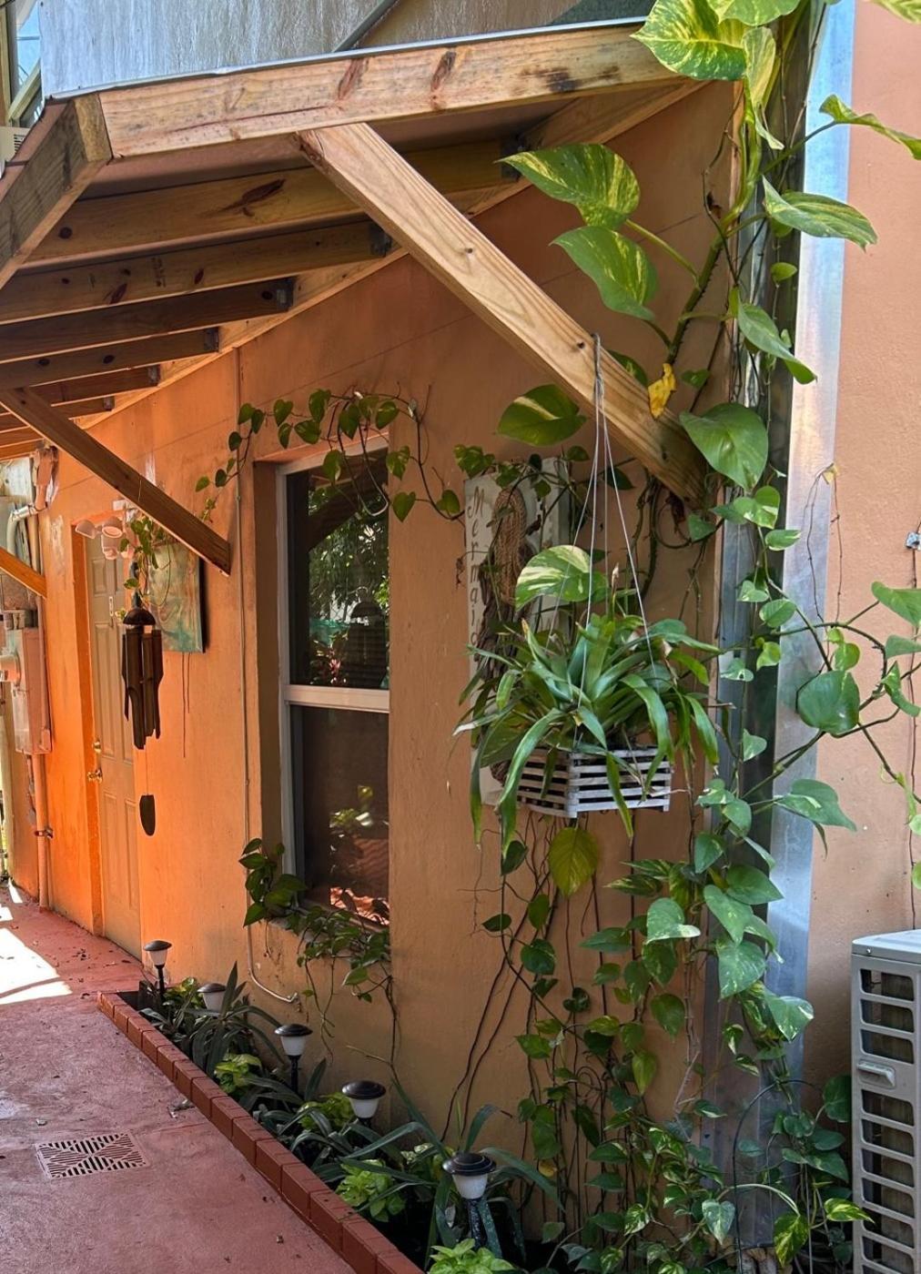 Mermaid'S Cottage West Palm Beach Exterior photo